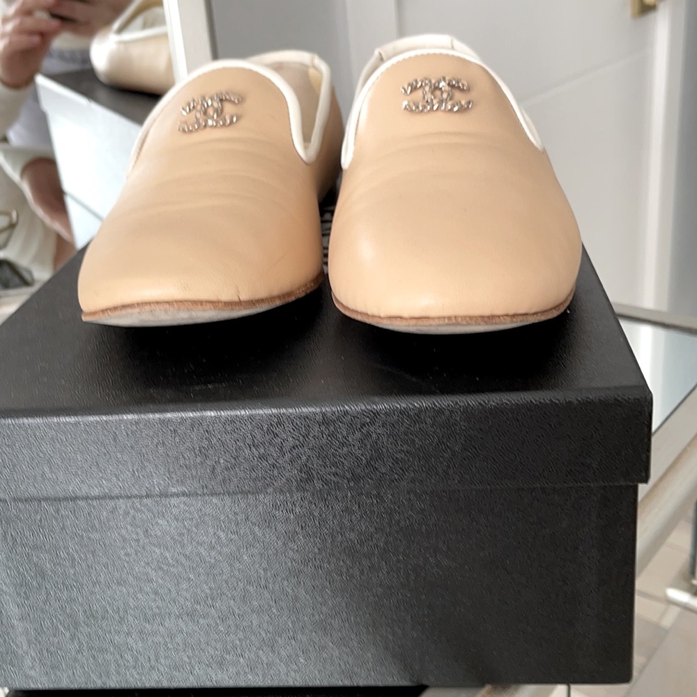 CHANEL Loafers in Lambskin size 36.5 - Picture 6 of 13